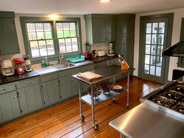 Charming Historic Canalfront Home with Orchard & Antique Games near Princeton in Heathcote, New Jersey - Princeton, New Jersey - glamping.directory