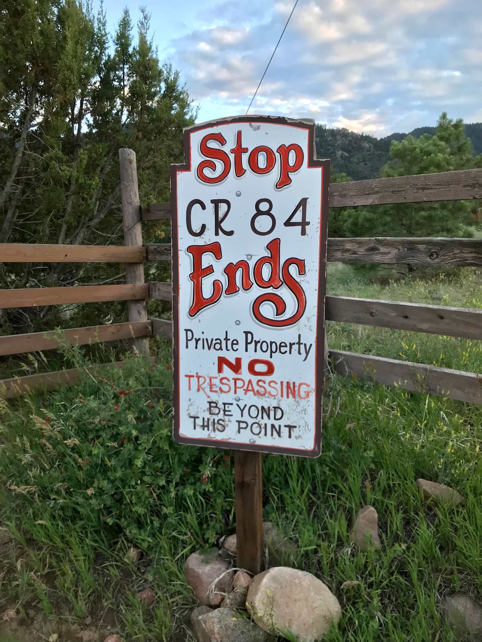Cliffs Edge campsite - Rockvale, Colorado - glamping.directory