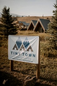 Amazing Safari Boutique Camping - Emigrant, Montana - glamping.directory