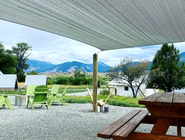 Amazing Safari Boutique Camping - Emigrant, Montana - glamping.directory