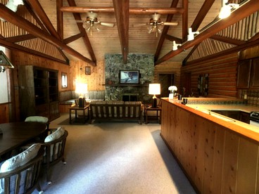 Amazing Lodge Rental Ideal for Events in Encampment, Wyoming - Encampment, Wyoming - glamping.directory