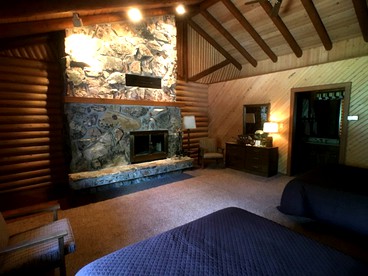 Amazing Lodge Rental Ideal for Events in Encampment, Wyoming - Encampment, Wyoming - glamping.directory