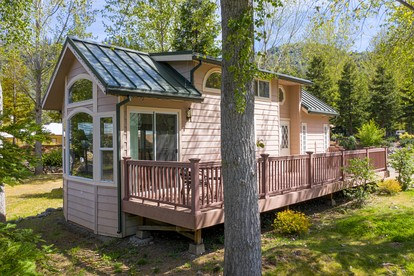 Luxury Cottage with Furnished Deck in Trinity, California - Big Flat, California - glamping.directory