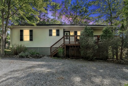 Newly Updated Vacation Home with Hot Tub & Fire Pit Near Bryce Resort, Mount Jackson VA - glamping.directory