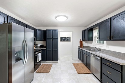 Newly Updated Vacation Home with Hot Tub & Fire Pit Near Bryce Resort, Mount Jackson VA - Mount Jackson, Virginia - glamping.directory