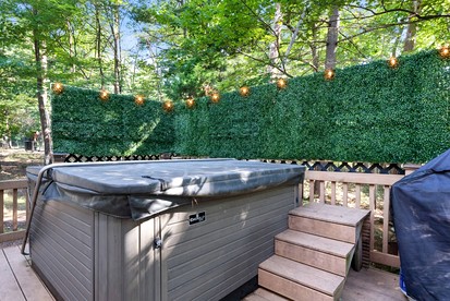 Newly Updated Vacation Home with Hot Tub & Fire Pit Near Bryce Resort, Mount Jackson VA - Mount Jackson, Virginia - glamping.directory