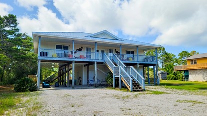 Charming Beachside Home with Private Patio & Dog-Friendly Policy near Surfside Shores, Gulf Shores, AL - Gulf Shores, Alabama - glamping.directory