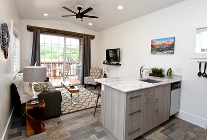 Modern Family-Friendly Getaway near the Bryce Canyon in Utah - Orderville, Utah - glamping.directory