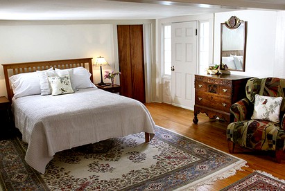 Charming Staycation Rental Boasting Original Features near Portland, Maine - York, Maine - glamping.directory