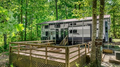 Peaceful Caravan Retreat with Large Private Deck and Fire Pit in Alabama - glamping.directory