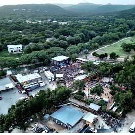 Luxury Canyon Lake Vacation Rental, Ideal for Large Groups - Canyon Lake, Texas - glamping.directory
