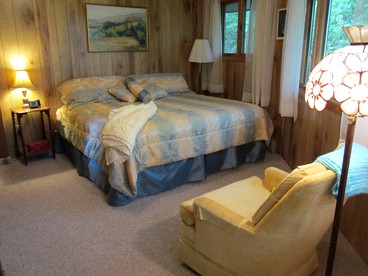 Charming Cottage Rental with Panoramic Views near Grandfather Mountain in North Carolina - Newland, North Carolina - glamping.directory