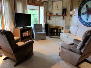 Charming Cottage Rental with Panoramic Views near Grandfather Mountain in North Carolina - Newland, North Carolina - glamping.directory