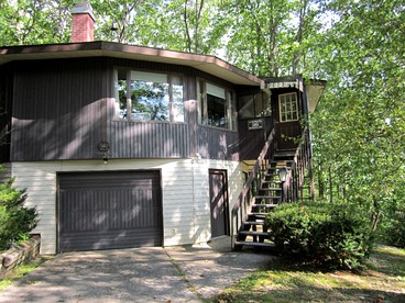 Charming Cottage Rental with Panoramic Views near Grandfather Mountain in North Carolina - glamping.directory