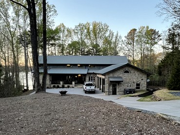 Incredible Lakeside Vacation Rental for Group Getaways in Cumming, Georgia - glamping.directory
