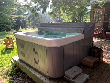 Waterfront Lodge Ideal for Water Activities in Wilmington, NY - Wilmington, New York - glamping.directory