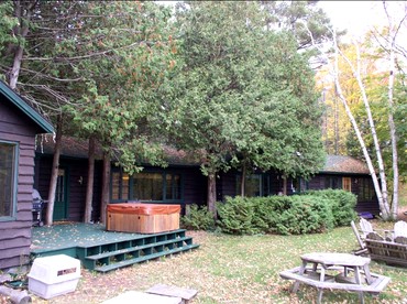 Waterfront Lodge Ideal for Water Activities in Wilmington, NY - glamping.directory