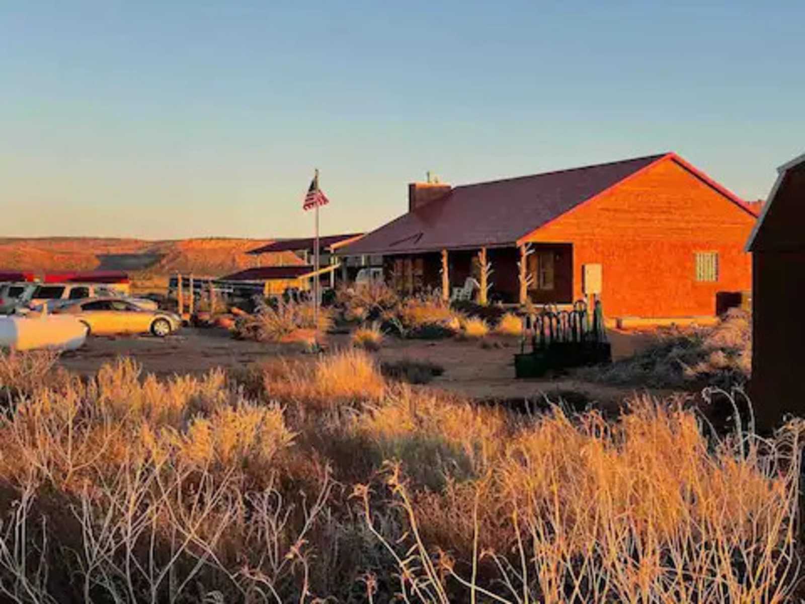 LV Bar- Finicum Ranch - Colorado City, Arizona - glamping.directory