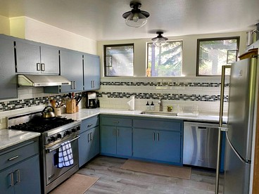 Spacious Chalet Rental in Alpine Valley for a Weekend getaway in California - Alpine Meadows, California - glamping.directory