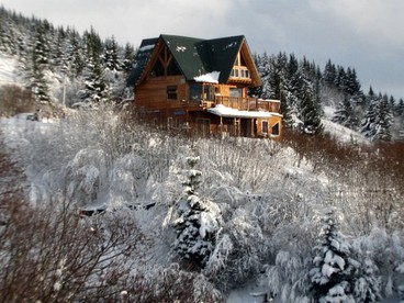 Renovated Ship in Remote Wilderness of Homer, Alaska - Homer, Alaska - glamping.directory