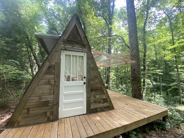 Off-Grid Experience in Cozy Mini A-Frame in Picturesque Tennessee - Grandview, Tennessee - glamping.directory