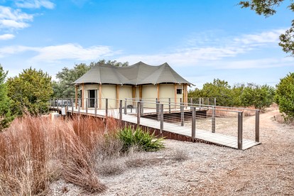Beautiful Safari Tent with Deck Incredible for a Romantic Getaway in Texas - Stonewall, Texas - glamping.directory