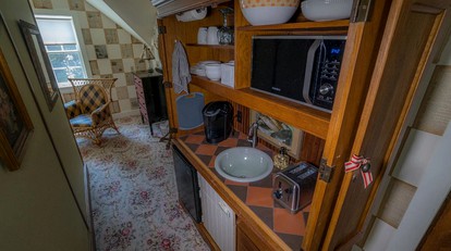 Incredibly Cozy Accommodation with Free Wi-Fi in Genoa, New York - Genoa, New York - glamping.directory
