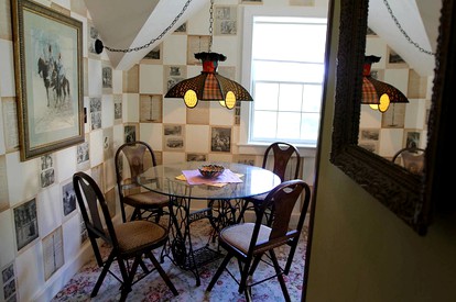 Incredibly Cozy Accommodation with Free Wi-Fi in Genoa, New York - Genoa, New York - glamping.directory