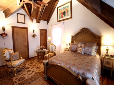 Luxury Romantic Bed and Breakfast Retreat in Northern Arkansas - glamping.directory