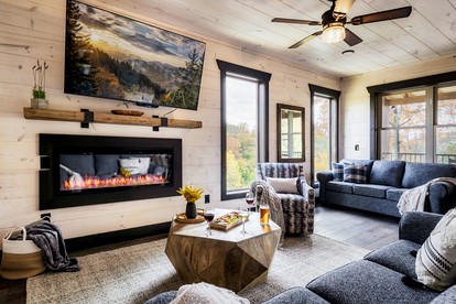 Pigeon Forge Mountain Cabin for Family-Friendly Glamping - Pigeon Forge, Tennessee - glamping.directory