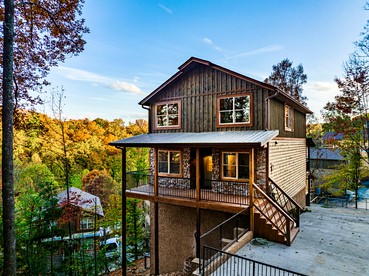 Pigeon Forge Mountain Cabin for Family-Friendly Glamping - glamping.directory