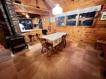 Fantastic Lakefront Wooden Cabin Settled Between Trees in Stratton, Vermont - Stratton, Vermont - glamping.directory
