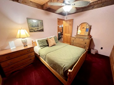 Fantastic Lakefront Wooden Cabin Settled Between Trees in Stratton, Vermont - Stratton, Vermont - glamping.directory