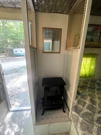 Vintage Airstream Ideal to Reconnect with Nature in Indiana - Nashville, Indiana - glamping.directory
