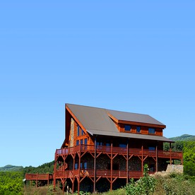 Stunning Vacation Rental for Unforgettable Family Glamping Trips in the Blue Ridge Mountains, North Carolina - Dobson, North Carolina - glamping.directory