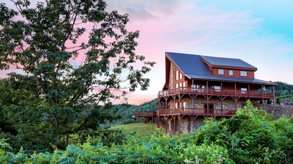 Stunning Vacation Rental for Unforgettable Family Glamping Trips in the Blue Ridge Mountains, North Carolina - Dobson, North Carolina - glamping.directory