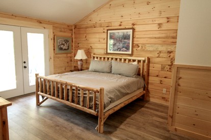 Great Smoky Mountain Glamping Getaway in this Lovely Cabin Rental with Hot Tub in Gatlinburg - Gatlinburg, Tennessee - glamping.directory