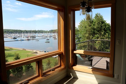 Tranquil Lakeside Getaway with Views of the Green Mountains near Burlington, Vermont - Colchester, Vermont - glamping.directory