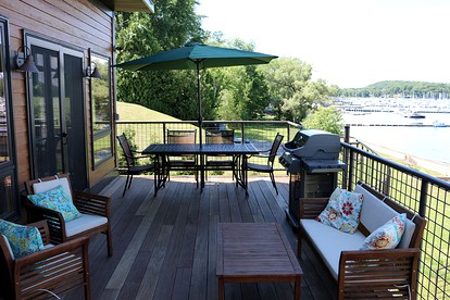 Tranquil Lakeside Getaway with Views of the Green Mountains near Burlington, Vermont - glamping.directory