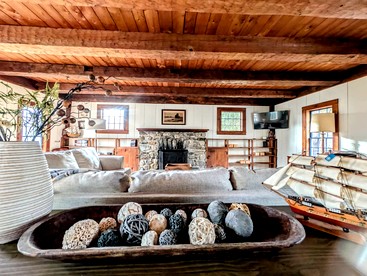 Elegant Luxury Cottage with Fire Pit Near Carrying Place Beach in Surry, Maine - Surry, Maine - glamping.directory