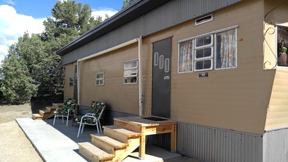 Vintage Trailer Vacation Rental with Mid-Century Decor near Salida, Colorado - Salida, Colorado - glamping.directory