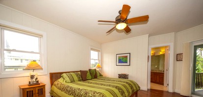 Oceanfront Cottage Rental with Mountain Views in Hanalei, Hawaii - Hanalei, Hawaii - glamping.directory