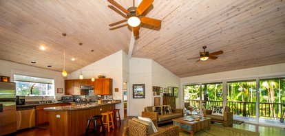Oceanfront Cottage Rental with Mountain Views in Hanalei, Hawaii - Hanalei, Hawaii - glamping.directory