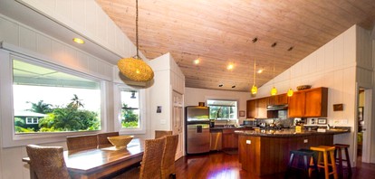 Oceanfront Cottage Rental with Mountain Views in Hanalei, Hawaii - Hanalei, Hawaii - glamping.directory