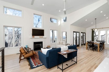 Luxury Mountain Cabin with Hot Tub & Panoramic Views Near Blue Ridge Parkway, Afton VA - Afton, Virginia - glamping.directory