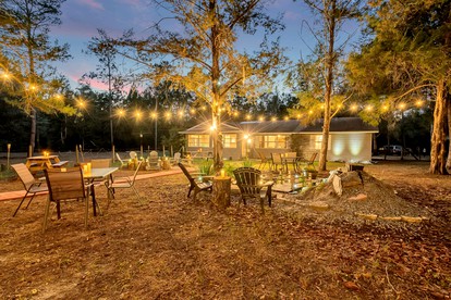 Secluded Glamping Site in Eustis, Florida, with Hot Tub, Fire-Pit and Forest Views - Eustis, Florida - glamping.directory