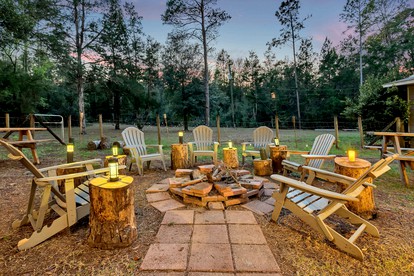 Secluded Glamping Site in Eustis, Florida, with Hot Tub, Fire-Pit and Forest Views - Eustis, Florida - glamping.directory