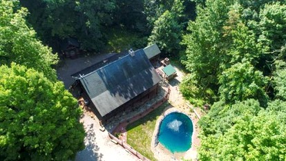 Luxury Lodge for Big Groups in Hocking Hills, Ohio - Logan, Ohio - glamping.directory