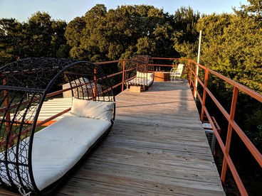 Exquisite Texas Glamping Retreat for Romantic Getaways near Dallas - Pilot Point, Texas - glamping.directory