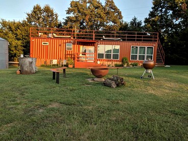 Exquisite Texas Glamping Retreat for Romantic Getaways near Dallas - Pilot Point, Texas - glamping.directory